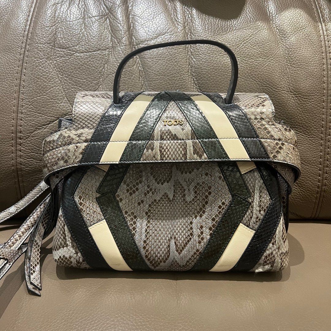 Tods python wave bag （分類：手袋及銀包）位於 Hong Kong。 由 annie826 提交（商品編號 1275749966，圖片 1）。簡介： 。