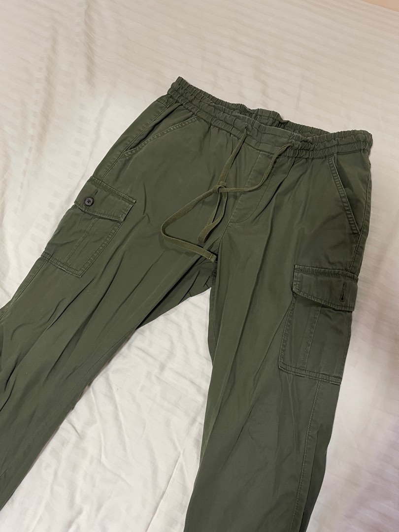 Uniqlo Cargo Cropped Pants, Women's Fashion, Bottoms, Other Bottoms on ...