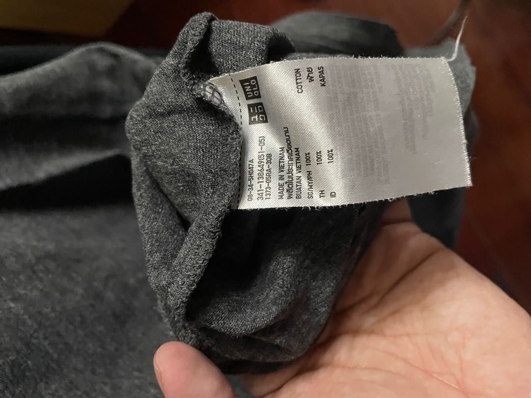 Uniqlo Raglan tshirt (Category: Tshirts & Polo Shirts ) located in Quezon City. Submitted by cbean1 (Listing ID 1275724902, Image 2). Description: Bought from Uniqlo Size S SF c/o buyer MOP: BPI GCash.
