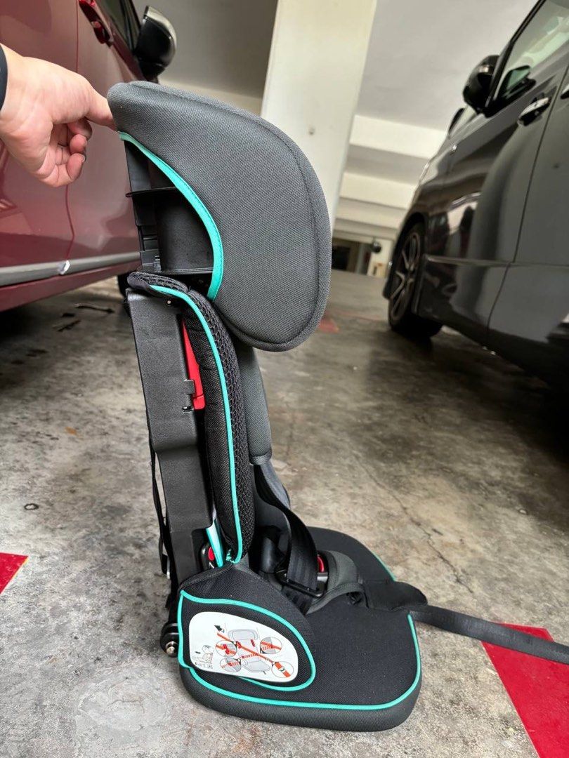 Urban Kanga portable foldable car seat, Babies & Kids, Going Out, Car