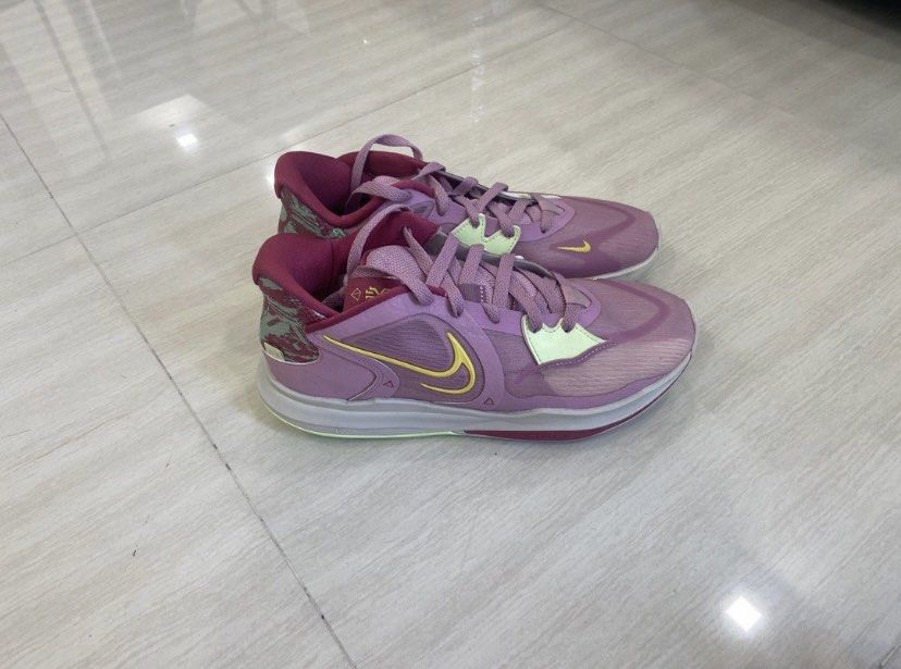 Purple kyrie 5 sale