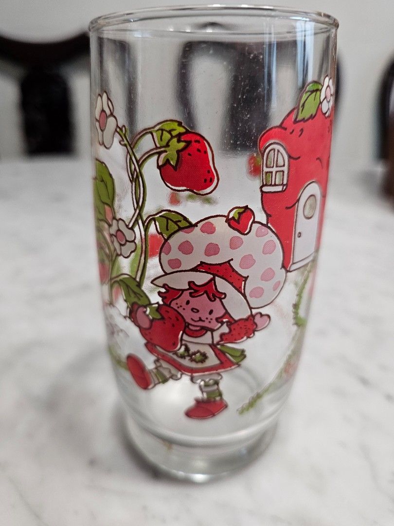 Vintage Strawberry Shortcake glass, Hobbies & Toys, Memorabilia