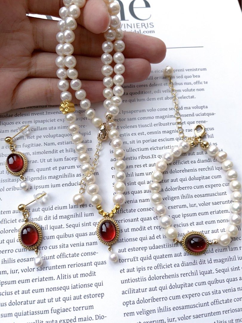 Red pearl necklace new arrivals and earrings