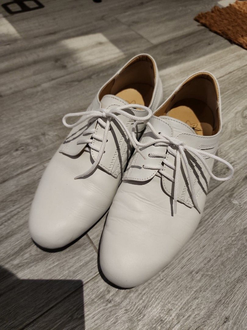 White deals shoes dance