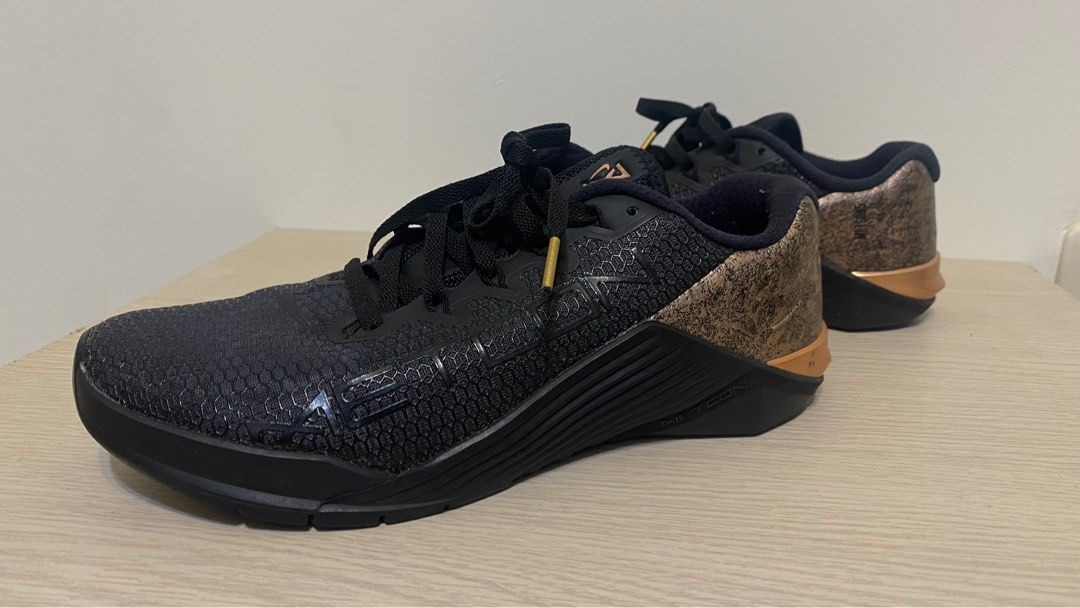 Metcon black and gold online