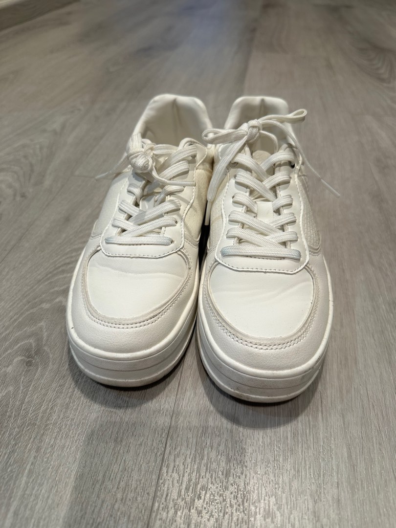Zara white sneaker Women s Fashion Footwear Sneakers on Carousell