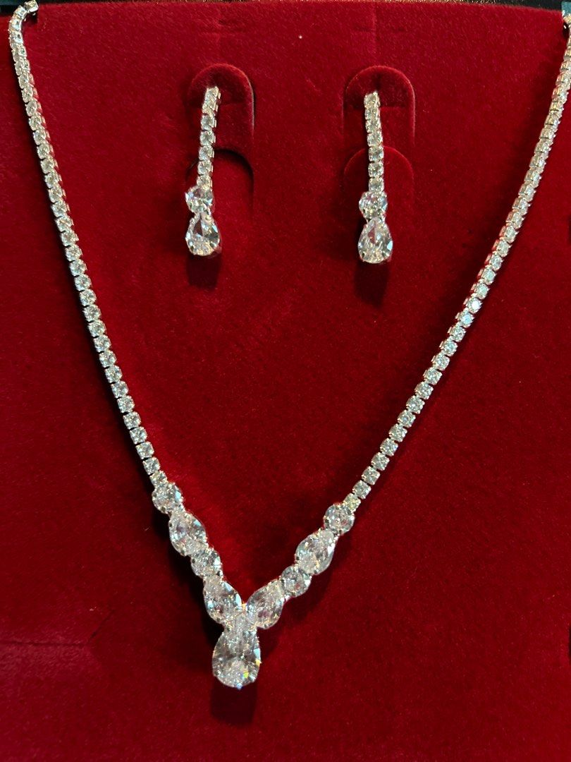 Red and gold necklace and earring set best sale