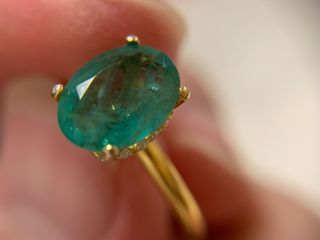1.675 ct Natural Emerald with Hidden Halo diamond gold setting