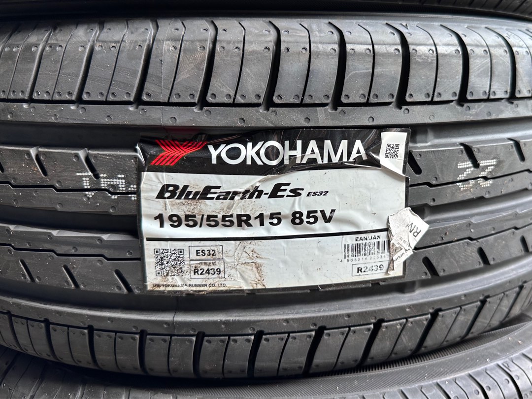 225/55 R17、YOKOHAMA BluEarth ES32ラジアルタイヤ