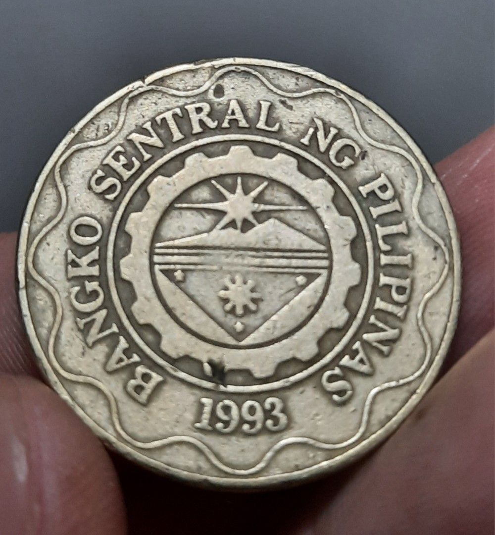 1999 5 Piso coin peso (Category: Currency) located in Las Pinas. Submitted by lbays_mint (Listing ID 1278205316, Image 2). Description: (j)Hard to find 1999 PI 5 piso coin worth collecting. only 2% mintage to purchase this coin 🪙 https://app.gogoxpress.com/checkout/302211-1999-5-piso-coin.