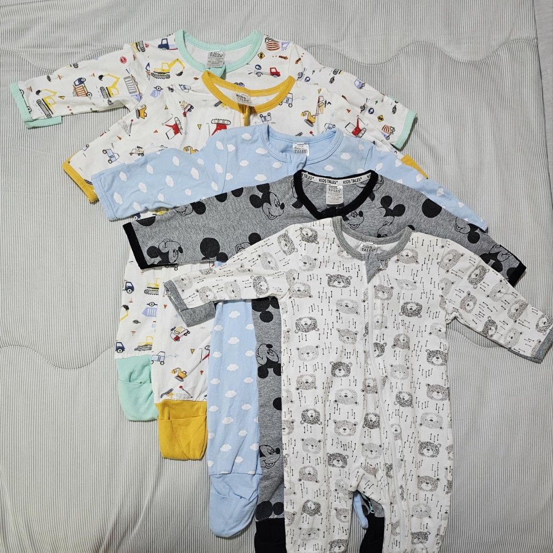 Newborn sleeper with hotsell mittens