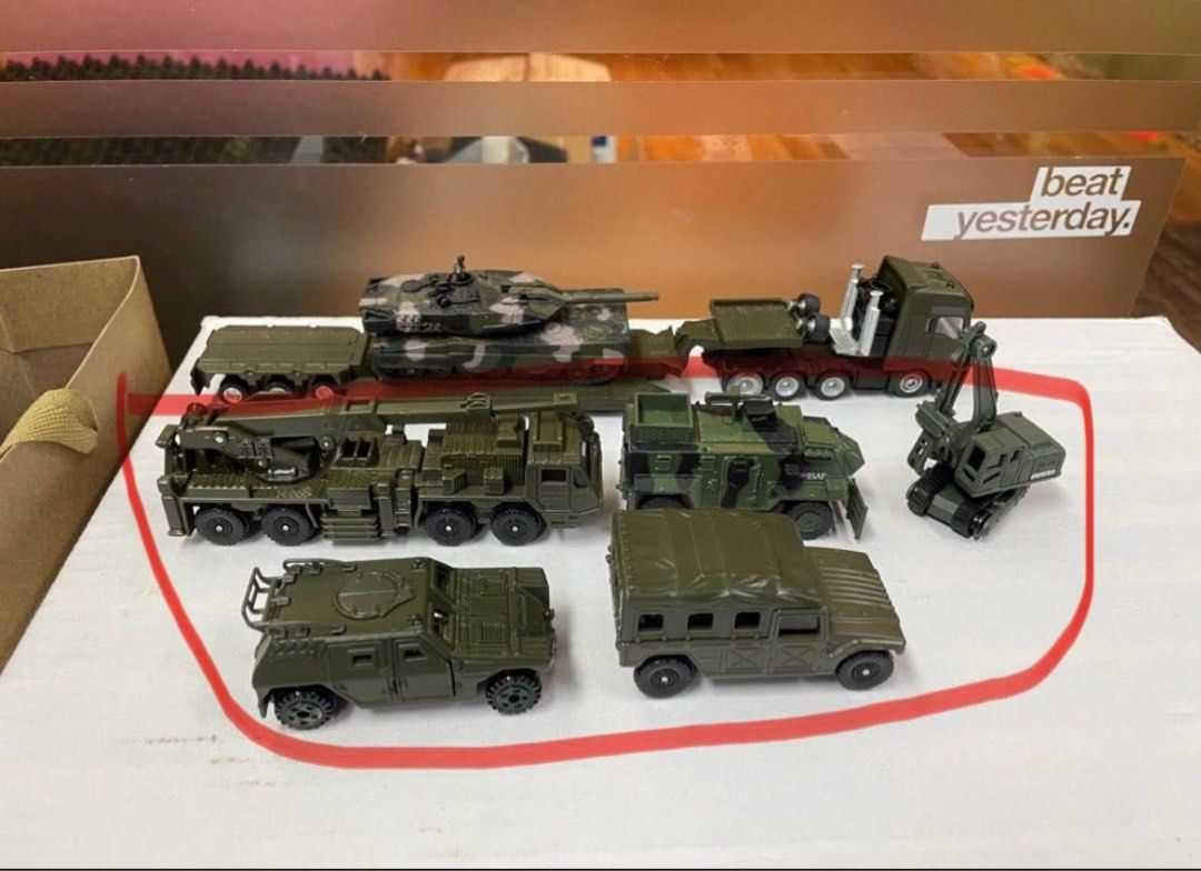 5 for 40 Various Military vehicle Siku tank carrier trunk Tomica heavy wheel recovery vehicle HMV LAV small crane