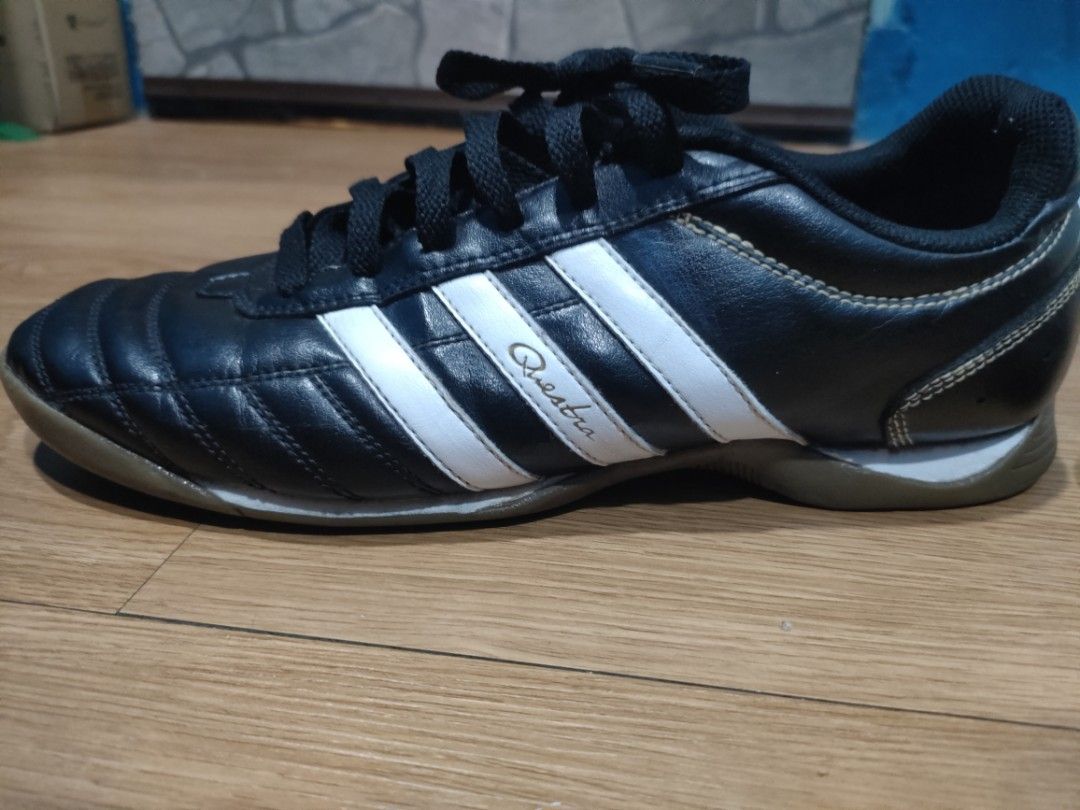 Adidas hotsell questra futsal