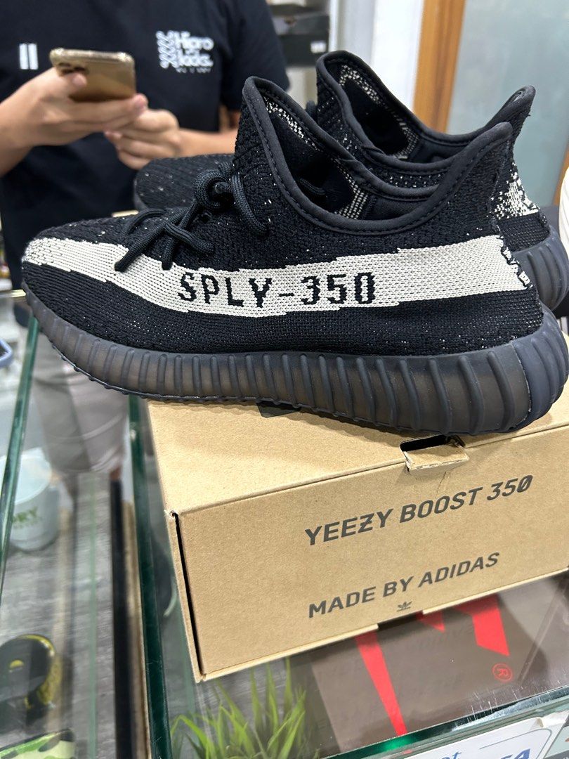 Yeezy boost 350 v2 oreo replica store