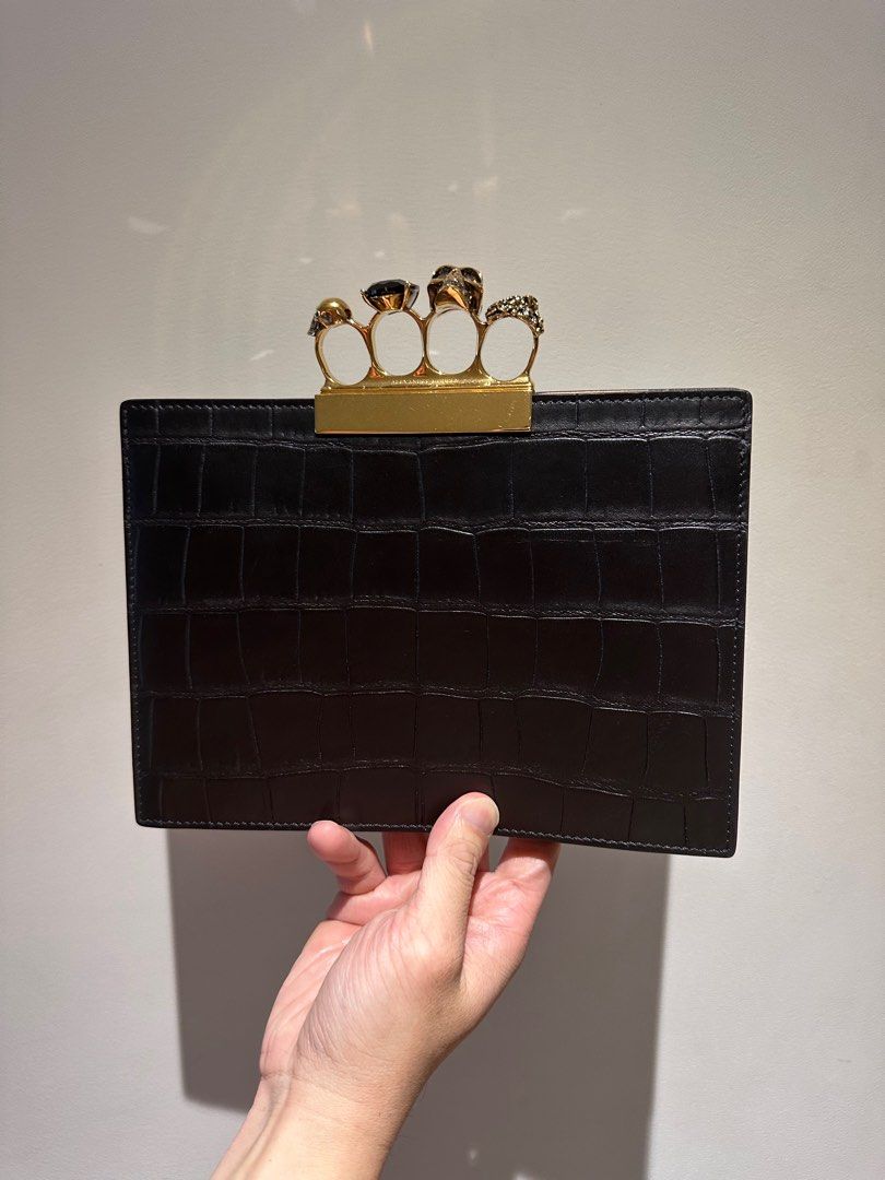 Alexander mcqueen store clutch with skull