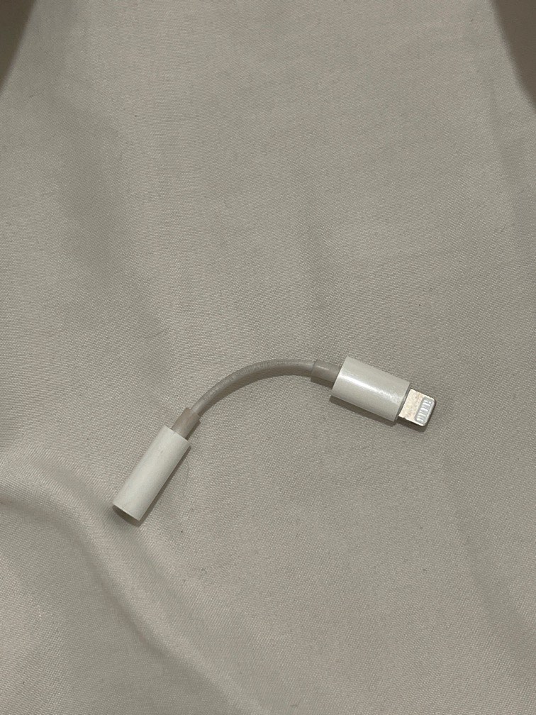 Apple Connector Earphones Lightning, Audio, Earphones on Carousell