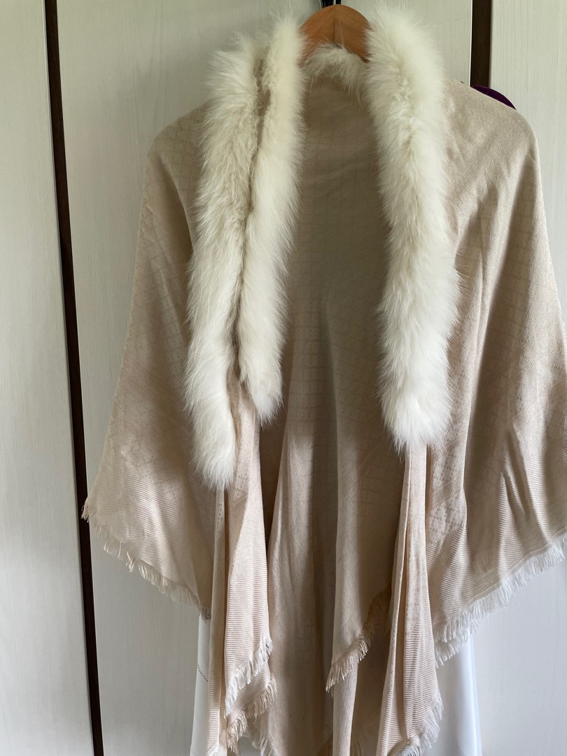 Gucci fur deals shawl