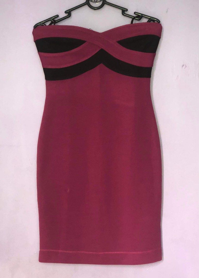AUTHENTIC GUESS EVENING DRESS TUBE #2024declutter (Category: Evening dresses & gowns) located in Batangas. Submitted by helpme_declutter (Listing ID 1278146022, Image 2). Description: Bust 34cm Length 69cm No flaws .