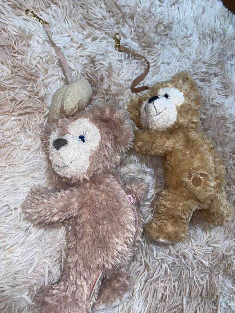 Bag tags Duffy and Shellie (Category: Character Goods) located in Muntinlupa City. Submitted by declutter.by.d (Listing ID 1236472985, Image 2). Description: With zipper compartment po sa back :) Super cute!.