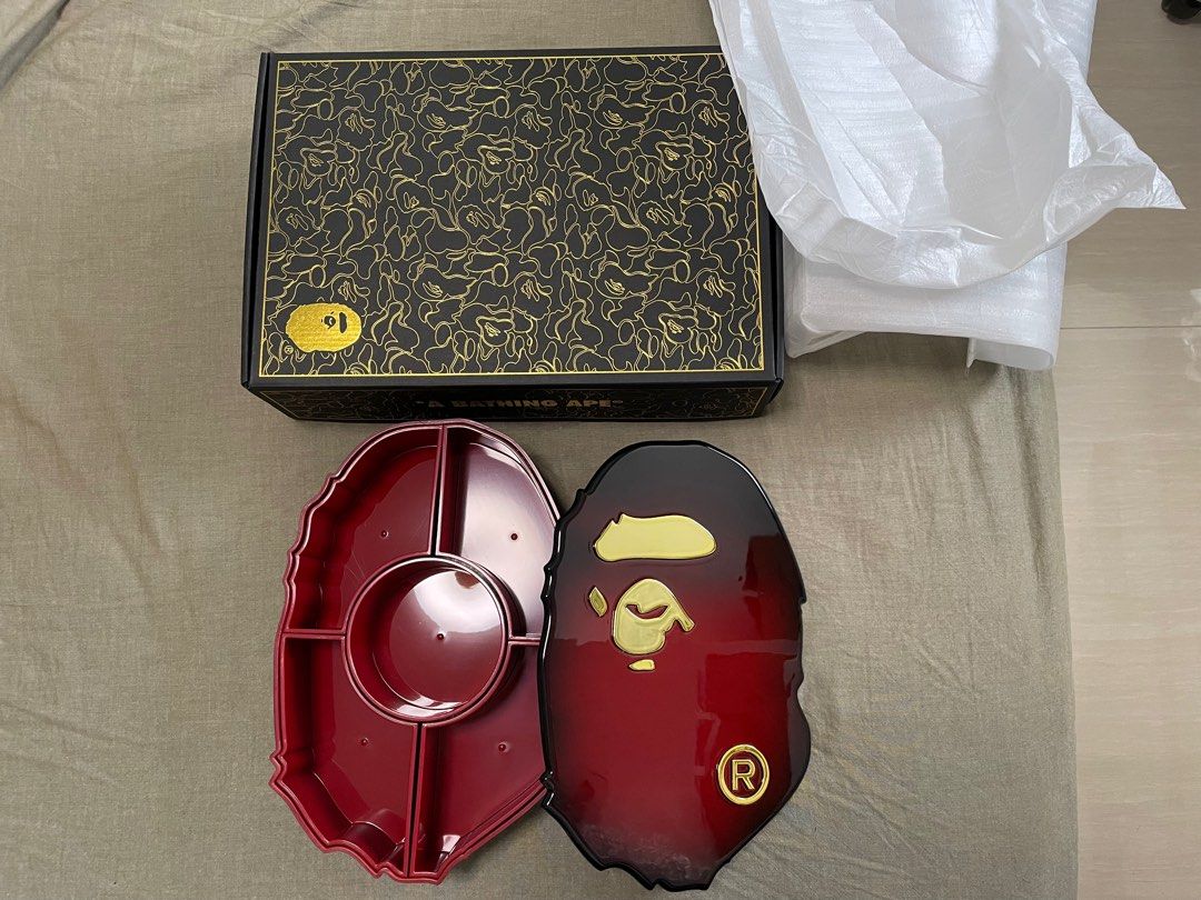 BAPE a bathing ape 新年全盒, 名牌, 飾物及配件- Carousell