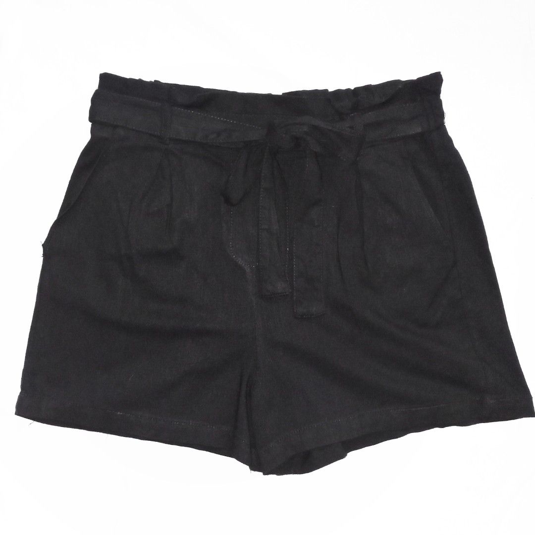 Bershka Paperbag Shorts (Category: Shorts) located in Liloan. Submitted by thriftytrunk (Listing ID 1278173982, Image 2). Description: • Fits Size 26-28 • High Waisted • Shipping should be shouldered by buyer.