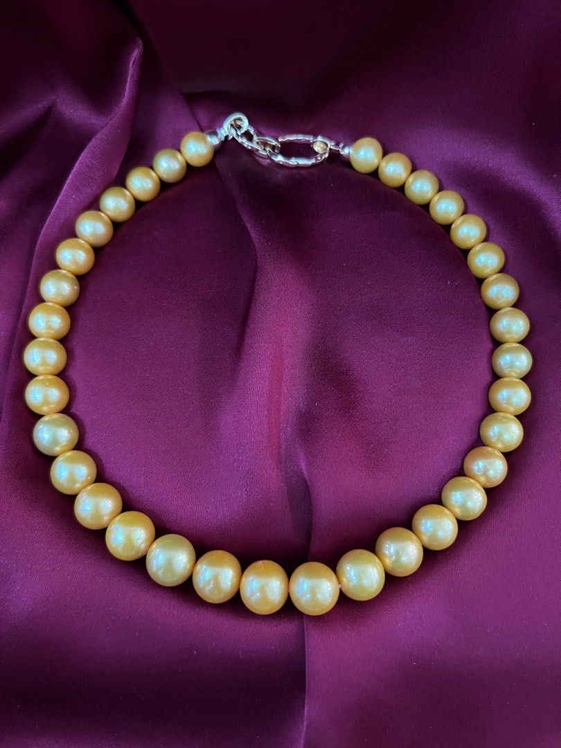 Rare outlet pearl necklace