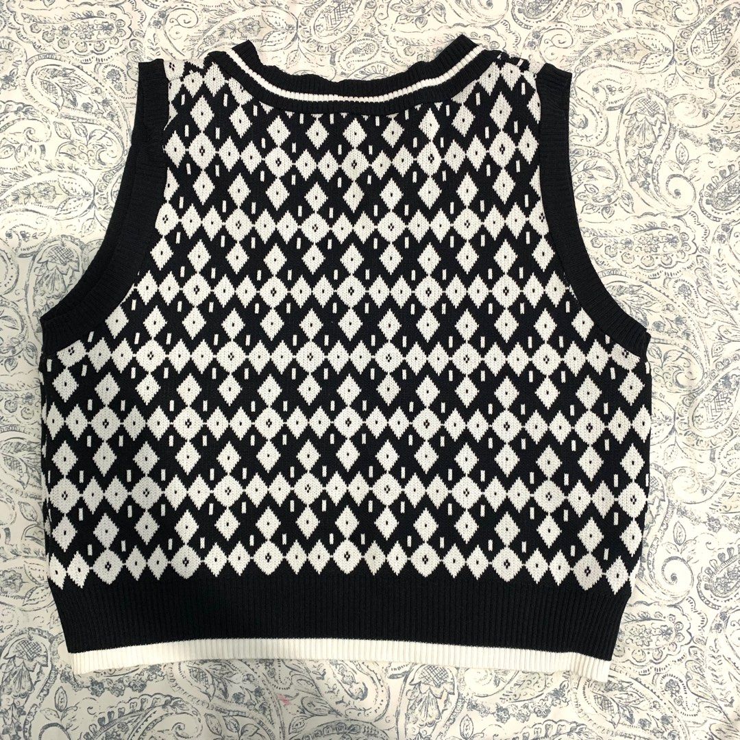 black & white knitted vest top, Women's Fashion, Tops, Others Tops on ...