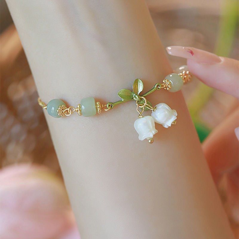 BRAND NEW Extraordinary Bracelet White Flower Yu Green Golden