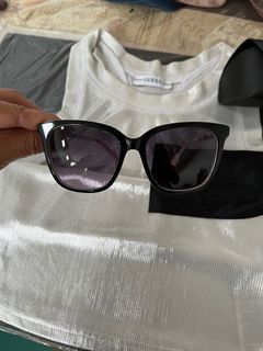 Brandnew Guess “get in touch” limited edition sunglasses