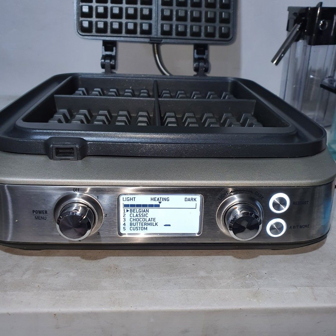 Breville Waffle Maker Pro 4 slice, TV & Home Appliances, Kitchen