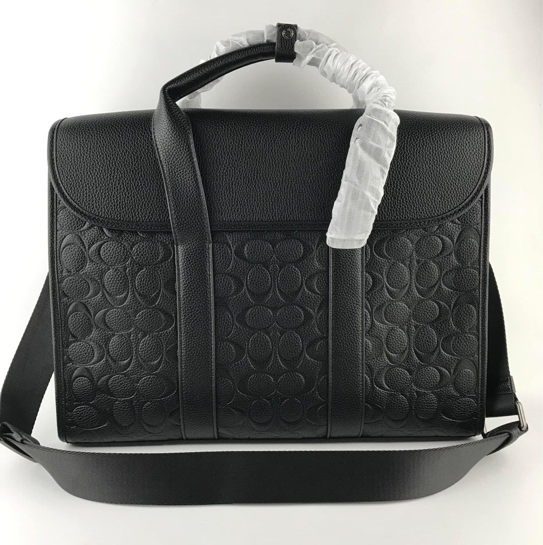 Coach Gotham Portfolio (Category: Luxury Bags & Wallets) located in Pasig City. Submitted by mgmanila (Listing ID 1278372682, Image 1). Description: CCH Gotham Portfolio Dimensions;15” (L) x 11 3/4” (H) x 4” (W) 4,300 ✔️Cash on Pickup (COP) via LBC available ✔️Cash on Delivery (COD) available ✔️MOP: Gcash,Maya And Bank transfer ✔️Shipping via Lalamove, Grab and Joyride ✔️Yes to Same day delivery🥰 📩DM us for more info or any inquiries📩 DISCLAIM