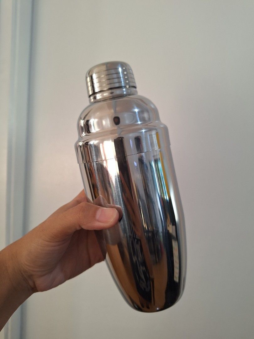 Cocktail Shaker 750ml (Category: Coffee Machines & Makers) located in Taguig. Submitted by raekshin (Listing ID 1278190296, Image 3). Description: *Cocktail shaker for Milktea and Coffee shop business *Brand new, never used.
