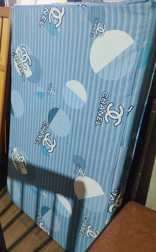 Crib including mattress (Category: Cots & Cribs) located in Legazpi City. Submitted by reiyhacordovs (Listing ID 1278146385, Image 3). Description: Crib with foam mattress, convertible to co-sleeper. (PICK-UP ONLY or can be delivered but around Legazpi City only).