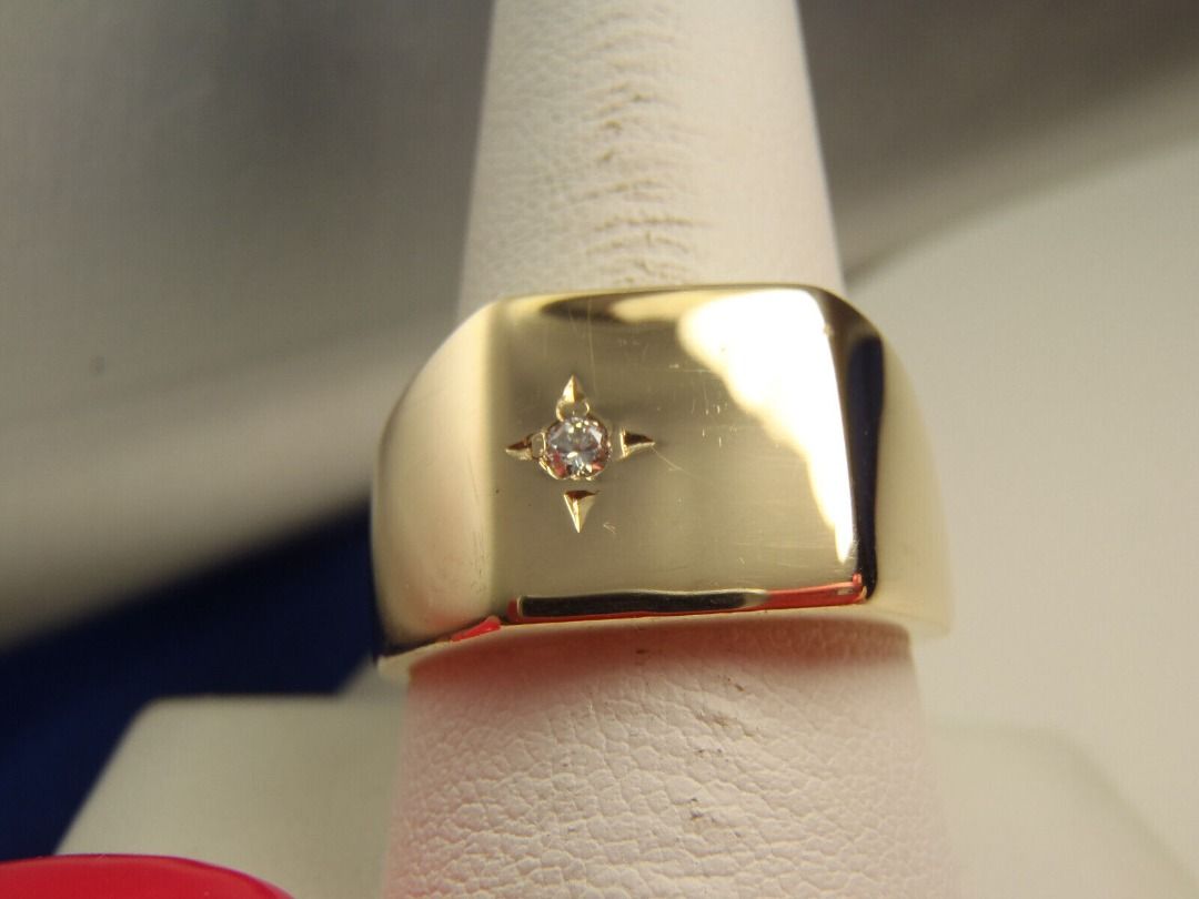 Mens 18k signet ring store