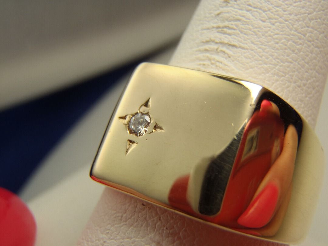Gold signet ring custom new arrivals
