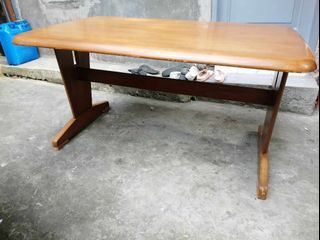 DINING TABLE 4-6 SEATER