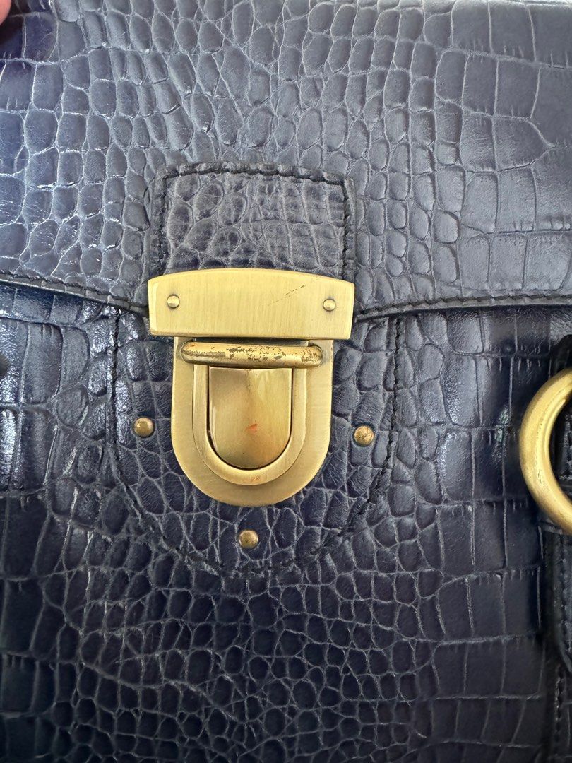 Fino Leather Bag (Category: Shoulder Bags) located in Makati City. Submitted by pearlysells (Listing ID 1278159198, Image 3). Description: Color: Blue .