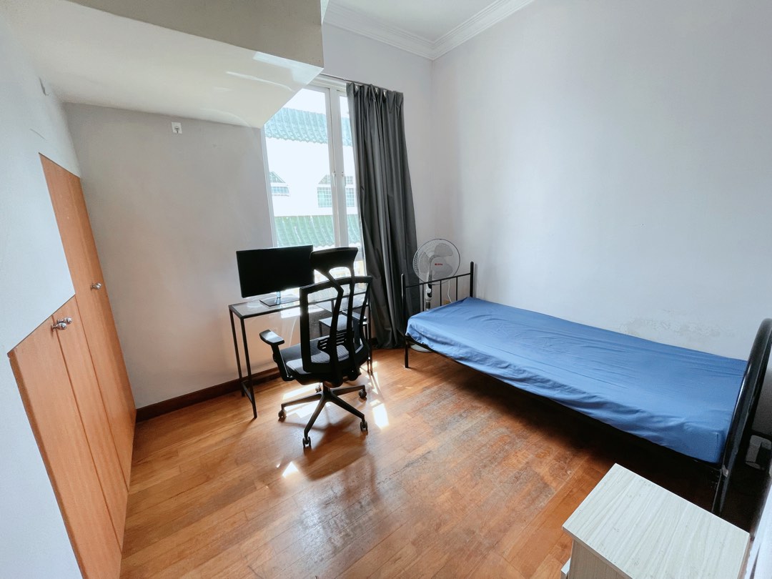 (Category: ) located in . Submitted by commune_living (Listing ID 1278313042, Image 1). Description: .