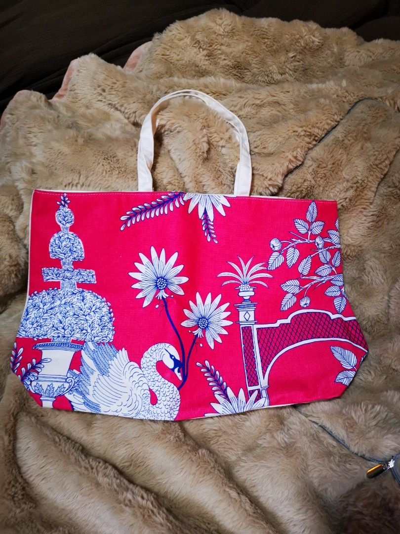 Clarins beach bag deals