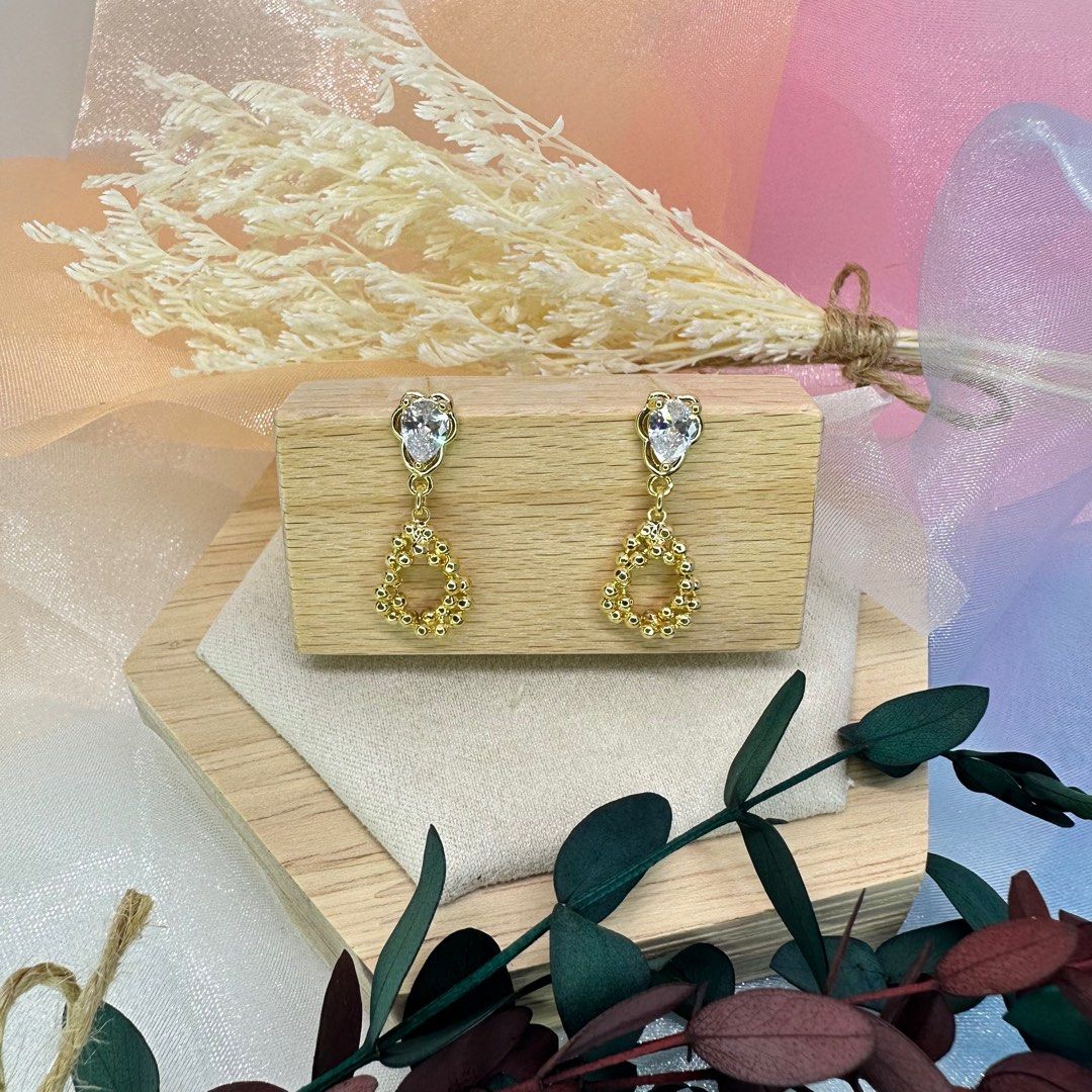 Gold moti hotsell earrings