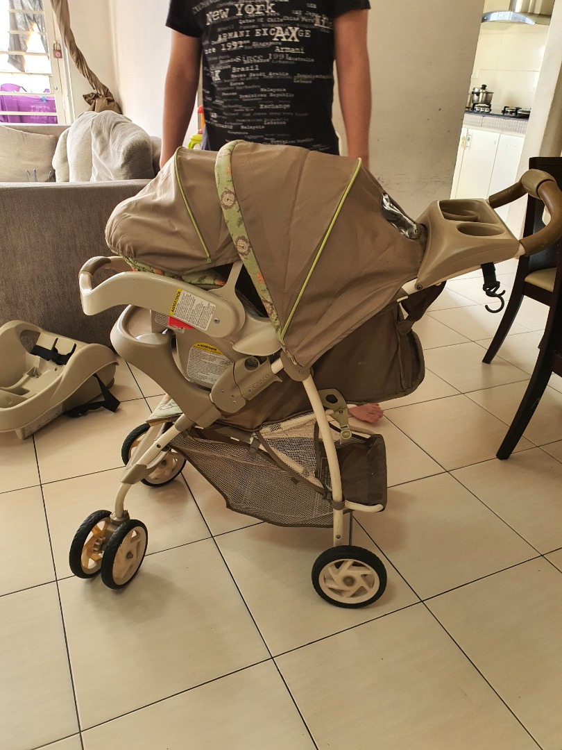 Graco Heavy Duty Stroller FREE Baby Carrier with Car Seat and FREE Rain Cover