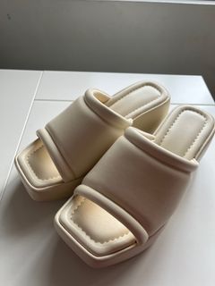 GU Platform Sandals