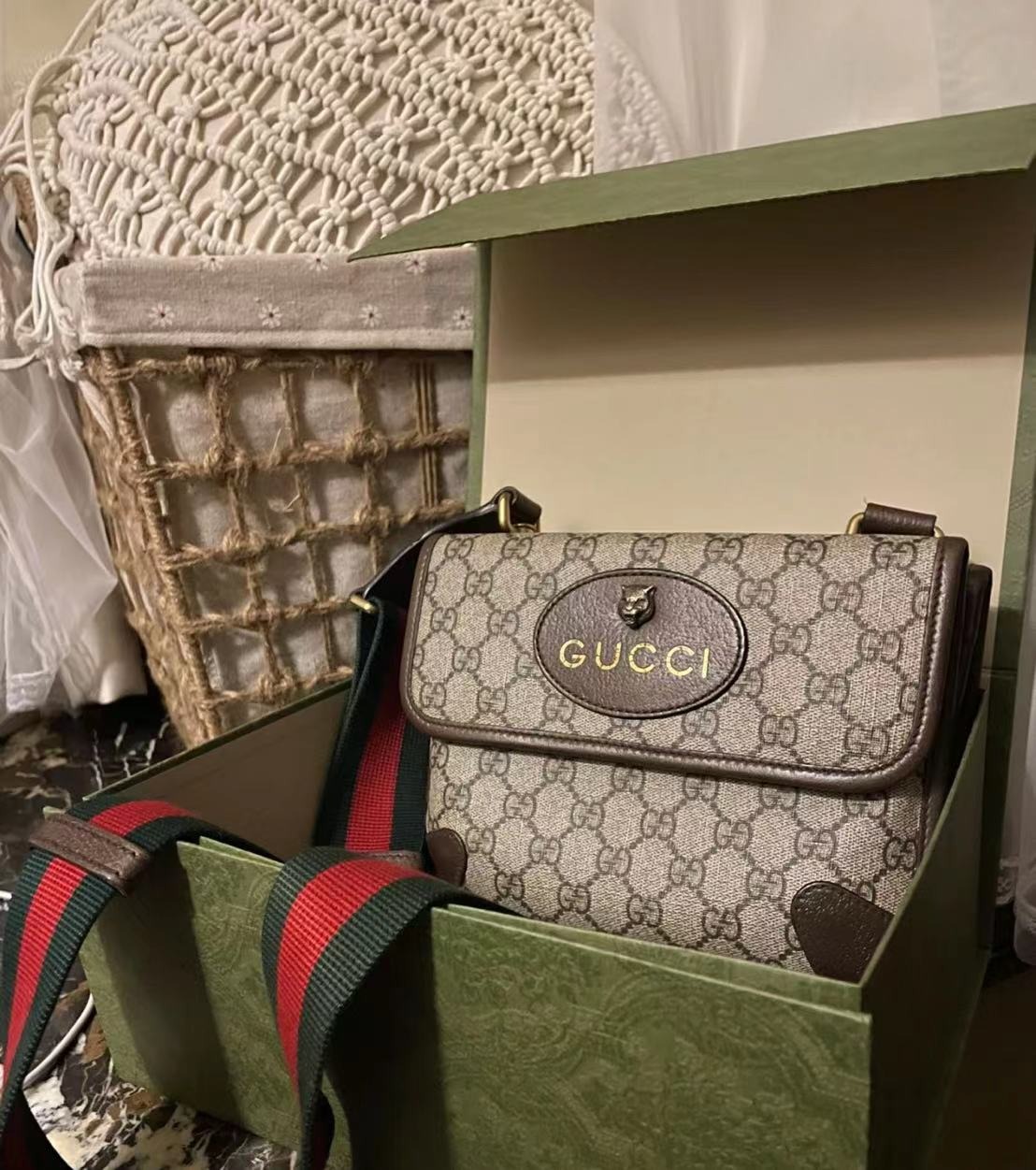 Gucci gg supreme outlet messenger bag dhgate