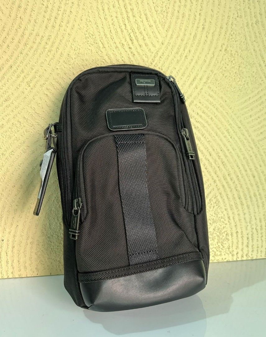 HARGA NET NO NEGO Tumi Fife Slim Sling Bag Black 3.250jt