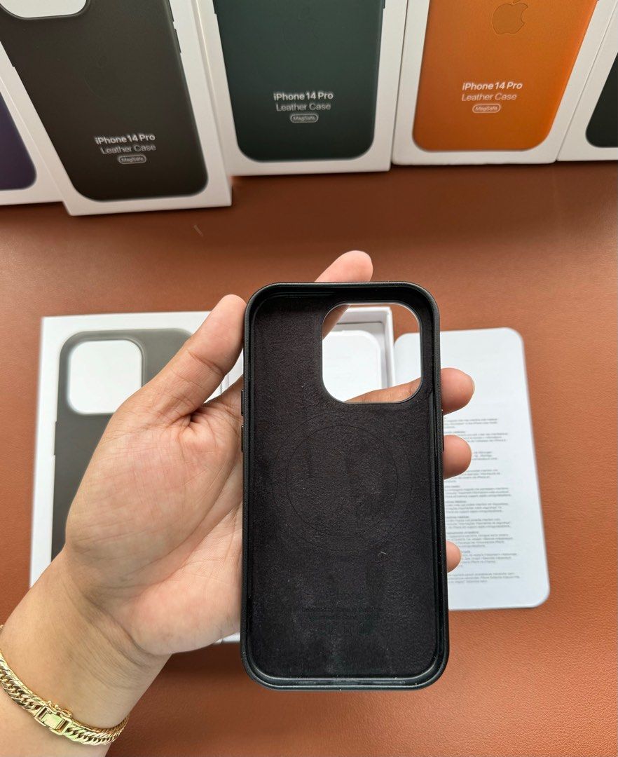 iPhone 14 Pro Magsafe Leather Case With Animation (Midnight Black) (Category: Cases & Sleeves) located in Quezon City. Submitted by danii_03 (Listing ID 1278185527, Image 2). Description: .