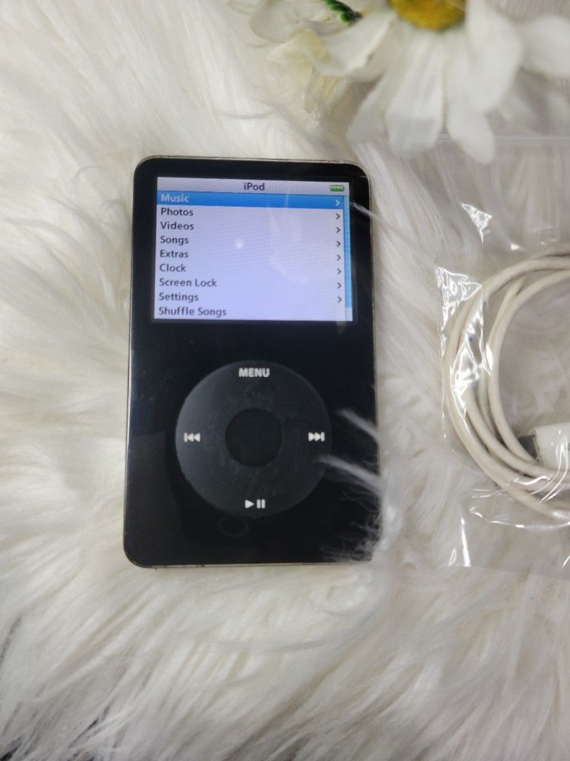 IPOD CLASSIC 5TH GEN 30GB, Audio, Portable Music Players on Carousell