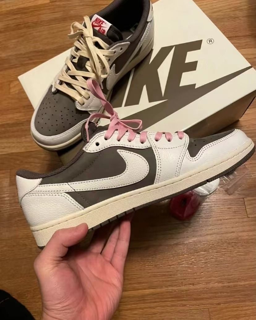 Travis scott deals 1 pink laces