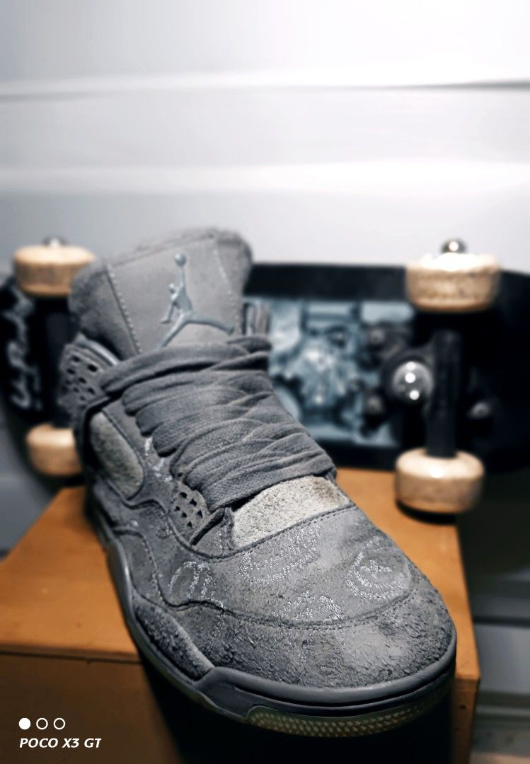 JORDAN 4 X KAWS SUEDE. EXCELLENT CONDITION. (Category: Sneakers) located in Malaybalay. Submitted by thriffing (Listing ID 1278261024, Image 2). Description: JORDAN 4 X KAWS SUEDE. EXCELLENT CONDITION. MINIMAL ISSUE INSIDE SIZE 8.5US MEN . 2000 + SF . MALAYBALAY BUKIDNON LOCATION. DM ..