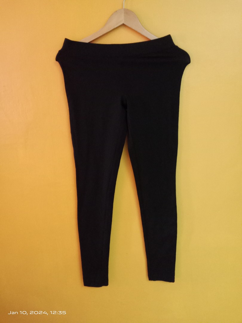 Leggings, Women's Fashion, Activewear on Carousell