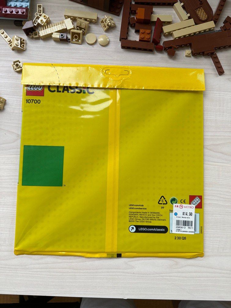 Lego baseplate 10700 hot sale